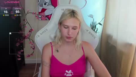 Snapshot of evelinalu chatting on July 5, 4:41 am Evelina online show from July 5, 4:41 am