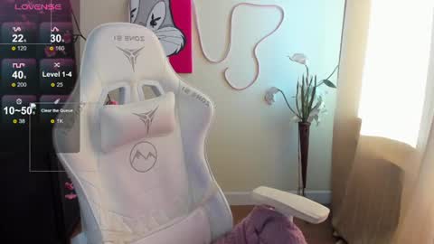 Snapshot of evelinalu chatting on July 10, 1:21 am Evelina online show from July 10, 1:21 am