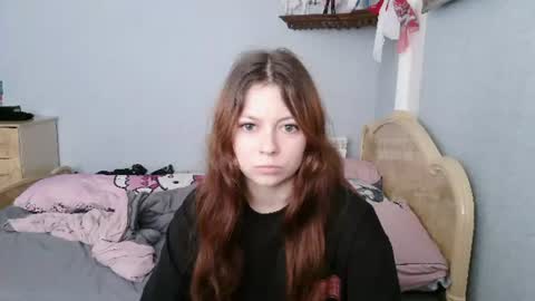 Snapshot of evelinamercer chatting on July 14, 10:21 am Alice 3 online show from July 14, 10:21 am