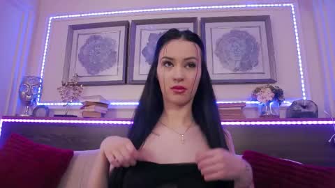 Snapshot of evelinskye chatting on May 10, 11:15 am Evelin online show from May 10, 11:15 am