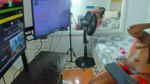 Snapshot of evelonga_707 chatting on February 10, 10:09 pm DAYANITA online show from February 10, 10:09 pm