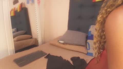 Snapshot of evelonga_707 chatting on July 4, 7:09 pm DAYANITA online show from July 4, 7:09 pm