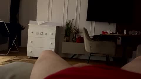 MomDad online show from December 4, 6:28 pm