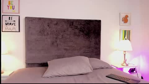 Snapshot of evelyn__ebony chatting on February 12, 2:54 pm evelyn ebony online show from February 12, 2:54 pm