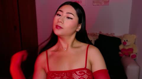 Evelyn online show from December 4, 4:38 pm