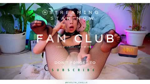 Snapshot of evelyn_chelle chatting on January 3, 7:29 pm Im Eve or Chelle Next Stream 191224 online show from January 3, 7:29 pm