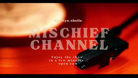 Snapshot of evelyn_chelle chatting on October 9, 11:36 pm Im Eve or Chelle Next Stream 191224 online show from October 9, 11:36 pm