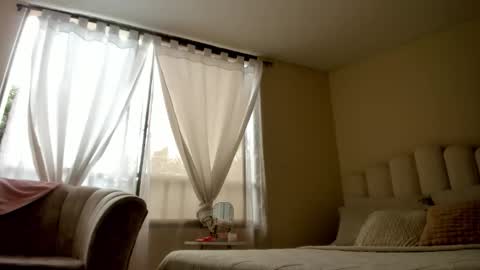 Snapshot of evelyn_coelloo chatting on November 7, 5:02 pm Eve online show from November 7, 5:02 pm