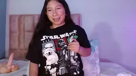 Snapshot of evelyn_flores1 chatting on August 2, 3:27 am online show from August 2, 3:27 am