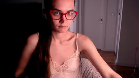 Snapshot of evelyn_gg chatting on May 10, 9:58 am Evelyn online show from May 10, 9:58 am