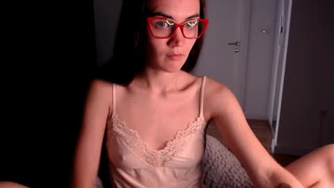 Snapshot of evelyn_gg chatting on May 11, 9:59 am Evelyn online show from May 11, 9:59 am