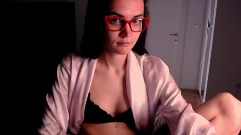 Snapshot of evelyn_gg chatting on May 19, 11:27 am Evelyn online show from May 19, 11:27 am