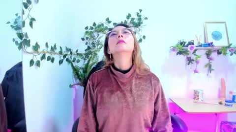 evelyn_miller___ online show from April 29, 3:38 pm