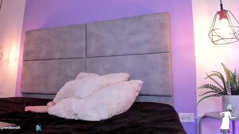 Evelyn  online show from January 11, 4:38 am