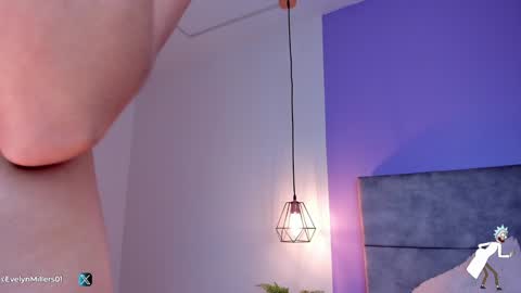 Evelyn  online show from January 12, 9:51 am