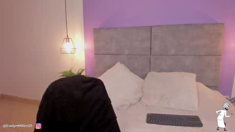 Evelyn  online show from January 26, 3:06 am