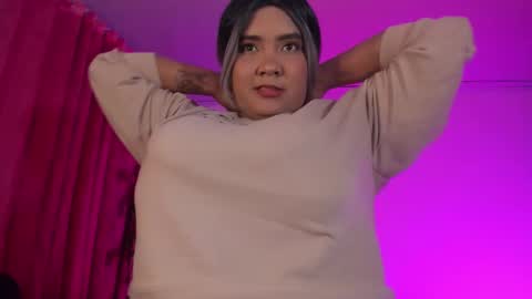 Evelyn Sandoval online show from March 11, 2:17 am