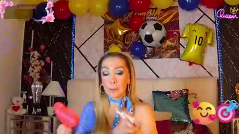 Snapshot of evelynagrey chatting on June 19, 9:57 am EvelynaGrey online show from June 19, 9:57 am