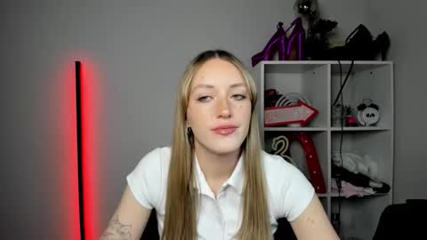 evelynblond online show from April 30, 12:55 pm