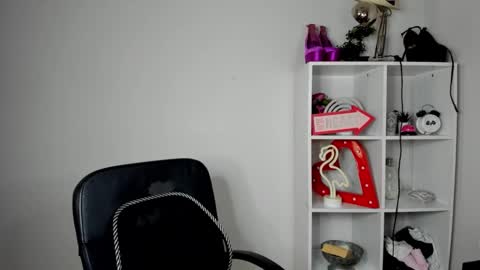 Snapshot of evelynblond chatting on June 11, 12:47 pm evelynblond online show from June 11, 12:47 pm