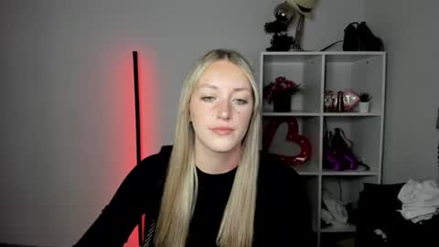 evelynblond online show from July 17, 1:07 pm