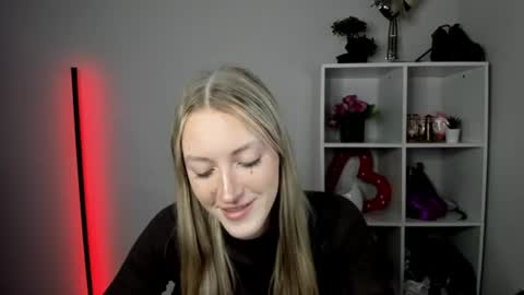 evelynblond online show from July 27, 12:45 pm
