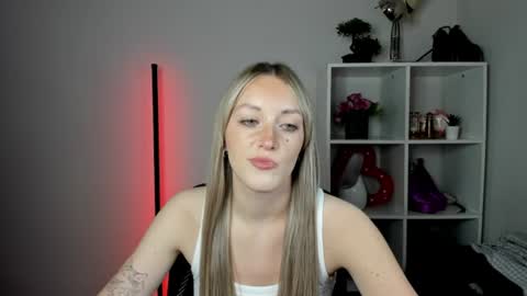 evelynblond online show from July 28, 12:45 pm