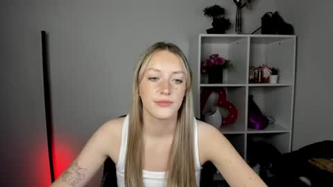 evelynblond online show from August 3, 12:54 pm