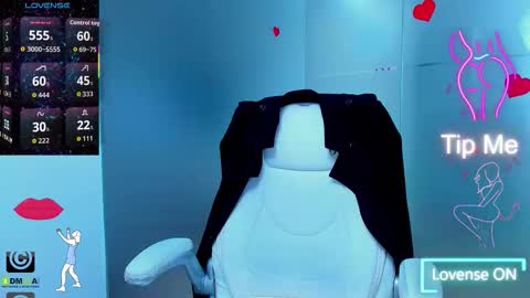 Snapshot of evelyne_rose chatting on October 24, 5:04 am evelyne_rose online show from October 24, 5:04 am