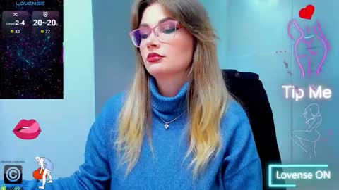 Snapshot of evelyne_rose chatting on November 12, 6:25 am evelyne_rose online show from November 12, 6:25 am