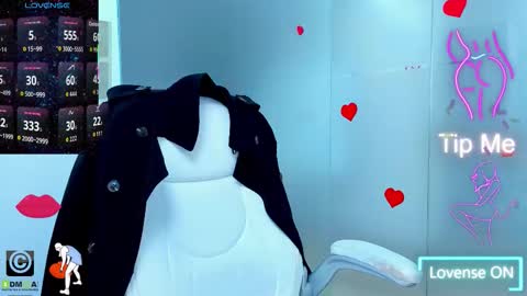 Snapshot of evelyne_rose chatting on December 2, 5:57 am evelyne_rose online show from December 2, 5:57 am