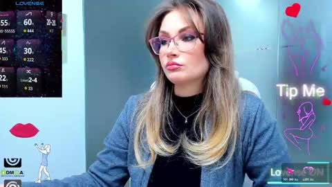 evelyne_rose online show from February 4, 6:08 am