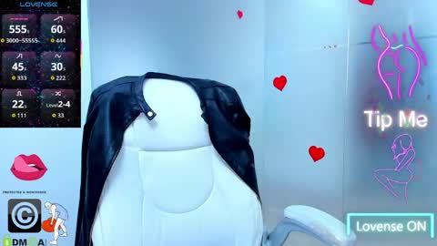 Snapshot of evelyne_rose chatting on May 27, 4:53 am evelyne_rose online show from May 27, 4:53 am
