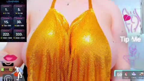 Snapshot of evelyne_rose chatting on May 28, 5:27 am evelyne_rose online show from May 28, 5:27 am
