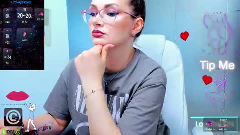 Snapshot of evelyne_rose chatting on July 29, 5:05 am evelyne_rose online show from July 29, 5:05 am