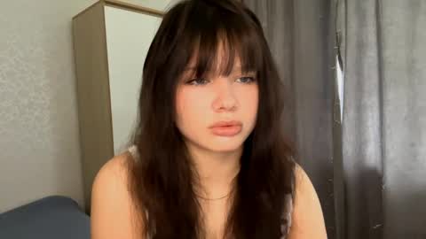 Evelyn Velvet online show from June 4, 8:42 am