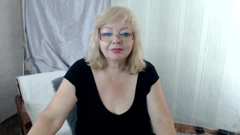 Snapshot of evelynloveshy chatting on June 12, 6:12 am BarbaraBlondy online show from June 12, 6:12 am