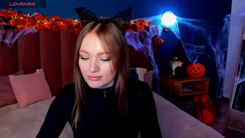 Evelyn online show from October 24, 1:35 am