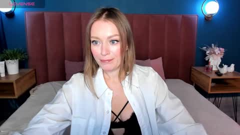 Evelyn online show from November 24, 1:27 am