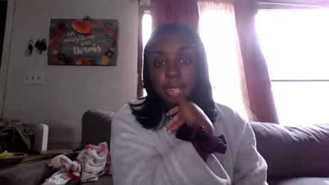 Snapshot of evemonroe17 chatting on July 31, 5:56 pm evemonroe17 online show from July 31, 5:56 pm