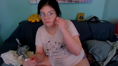 Everly online show from March 8, 6:34 pm