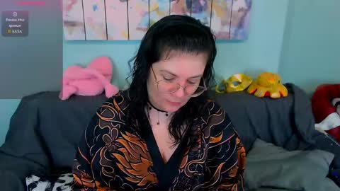 Everly online show from May 31, 12:45 pm