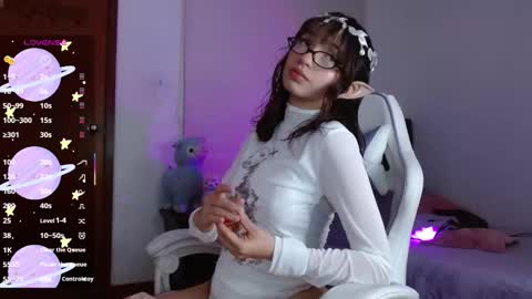 Evie Cloud online show from November 9, 4:33 am