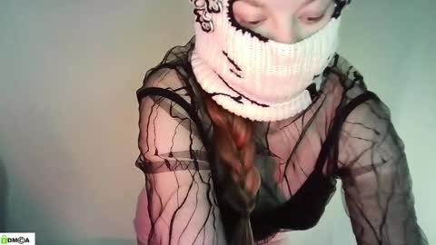 Snapshot of evie_muna chatting on May 12, 1:36 am Renesme White Im here from Monday to Friday online show from May 12, 1:36 am