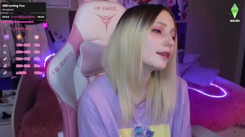 Evie online show from December 5, 9:17 pm