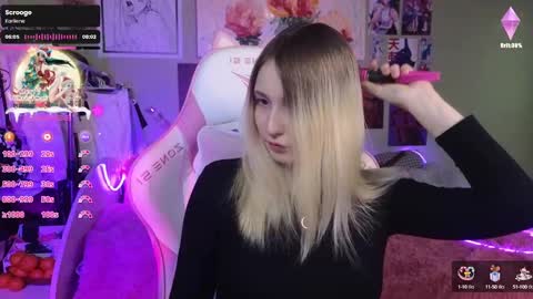 Evie online show from December 20, 8:23 pm