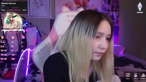 Evie online show from December 22, 11:52 pm