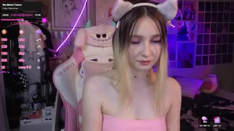 Evie online show from March 6, 11:20 pm