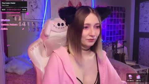 Evie online show from November 29, 1:08 am