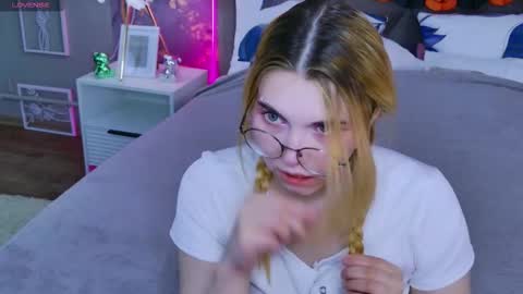 evie_val online show from November 2, 3:14 pm